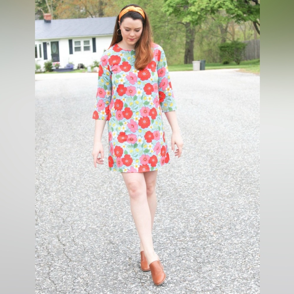 Colorful Floral 70’s Style Shift Dress